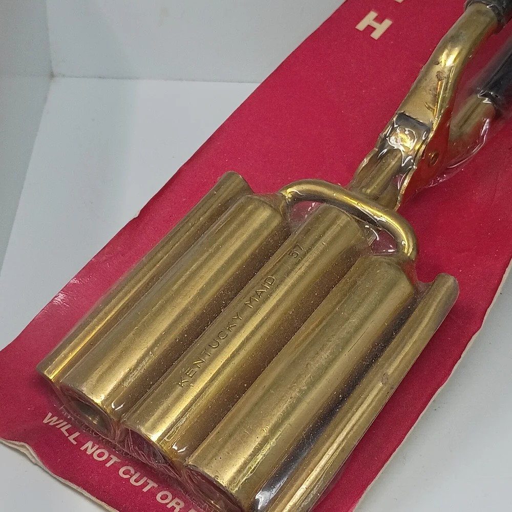 Gold Triple Barrel Hair Waver - Women Hair Tool - Picture 7 of 8